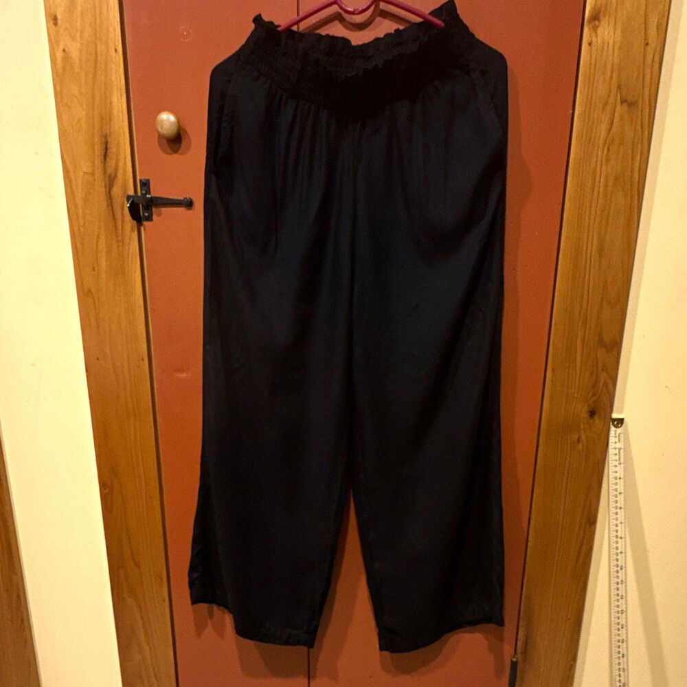 Hollister Women’s M Black Cropped Wide-Leg Pants Elastic Waist Drawstring 24"